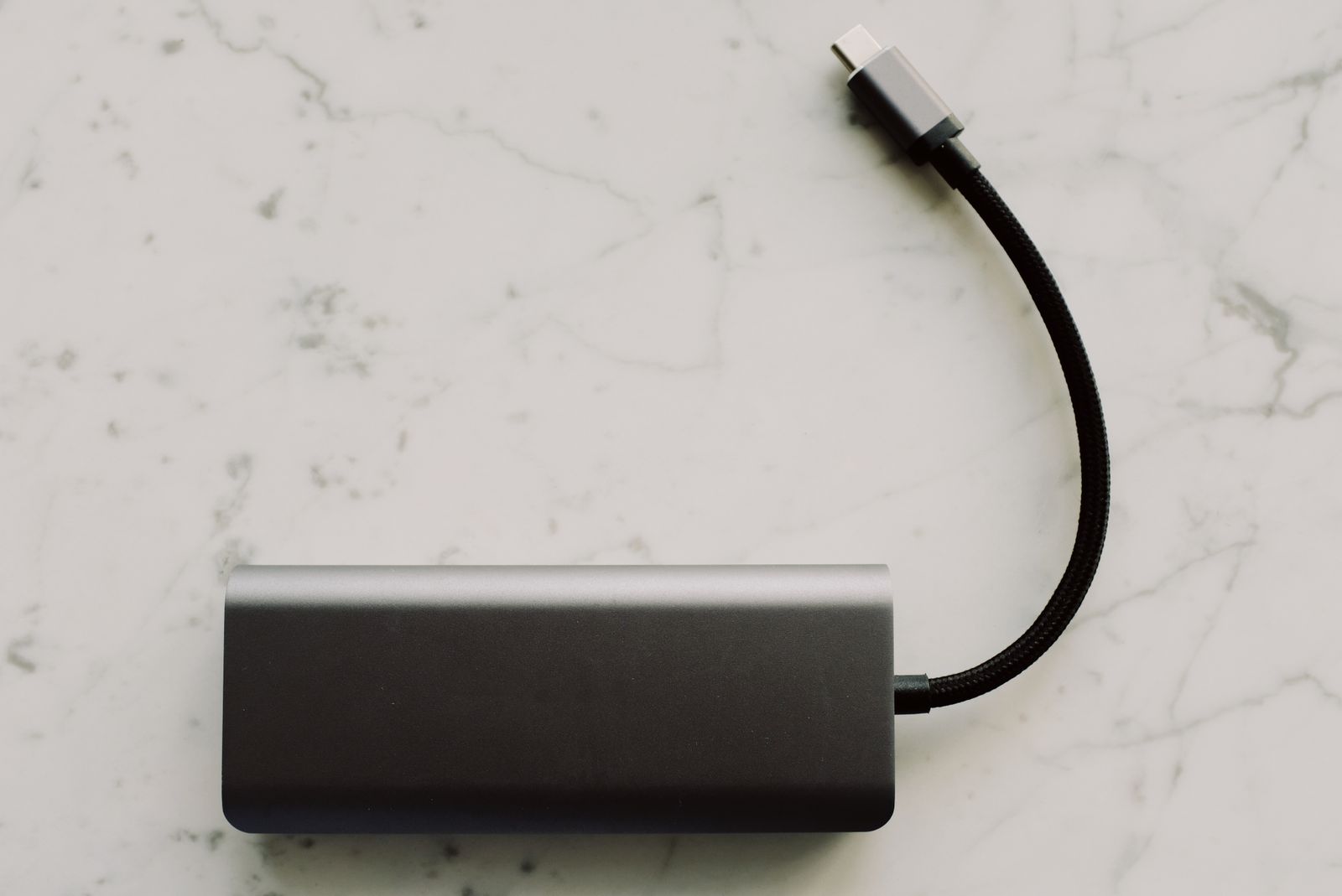USB-C 供電轉接盒（附編織短線）